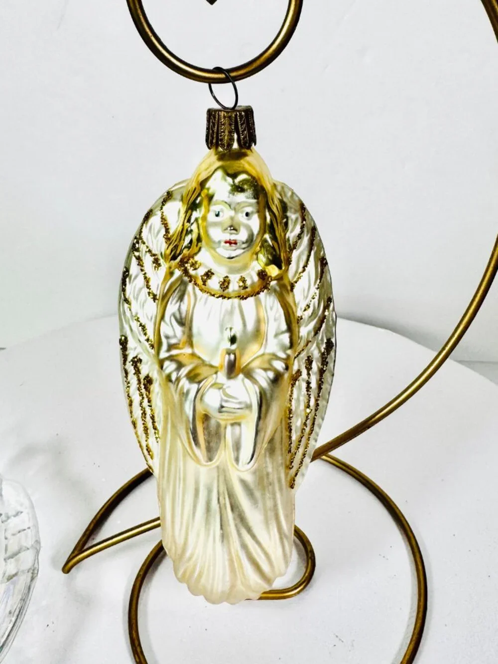 2 Whitehurts Blown Glass 5.5